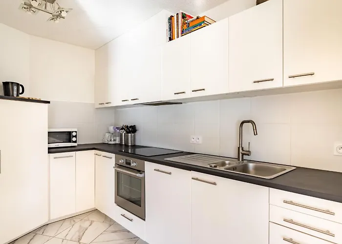 Lägenhet Cadet Rousse-6 By Interhome Le Lavandou